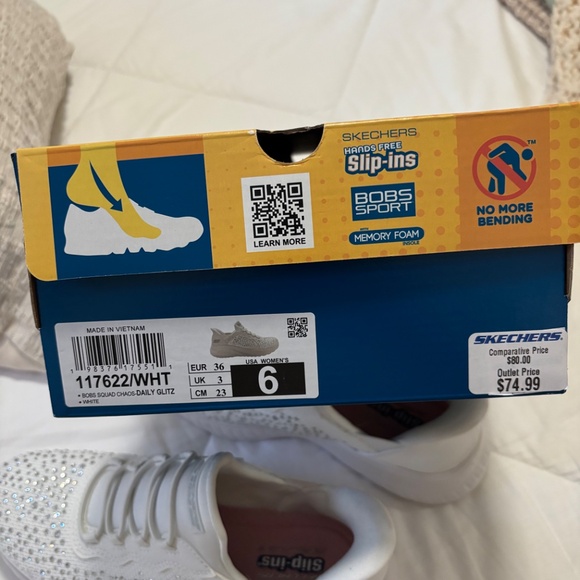 Skechers slip ins white tennies - Picture 4 of 4